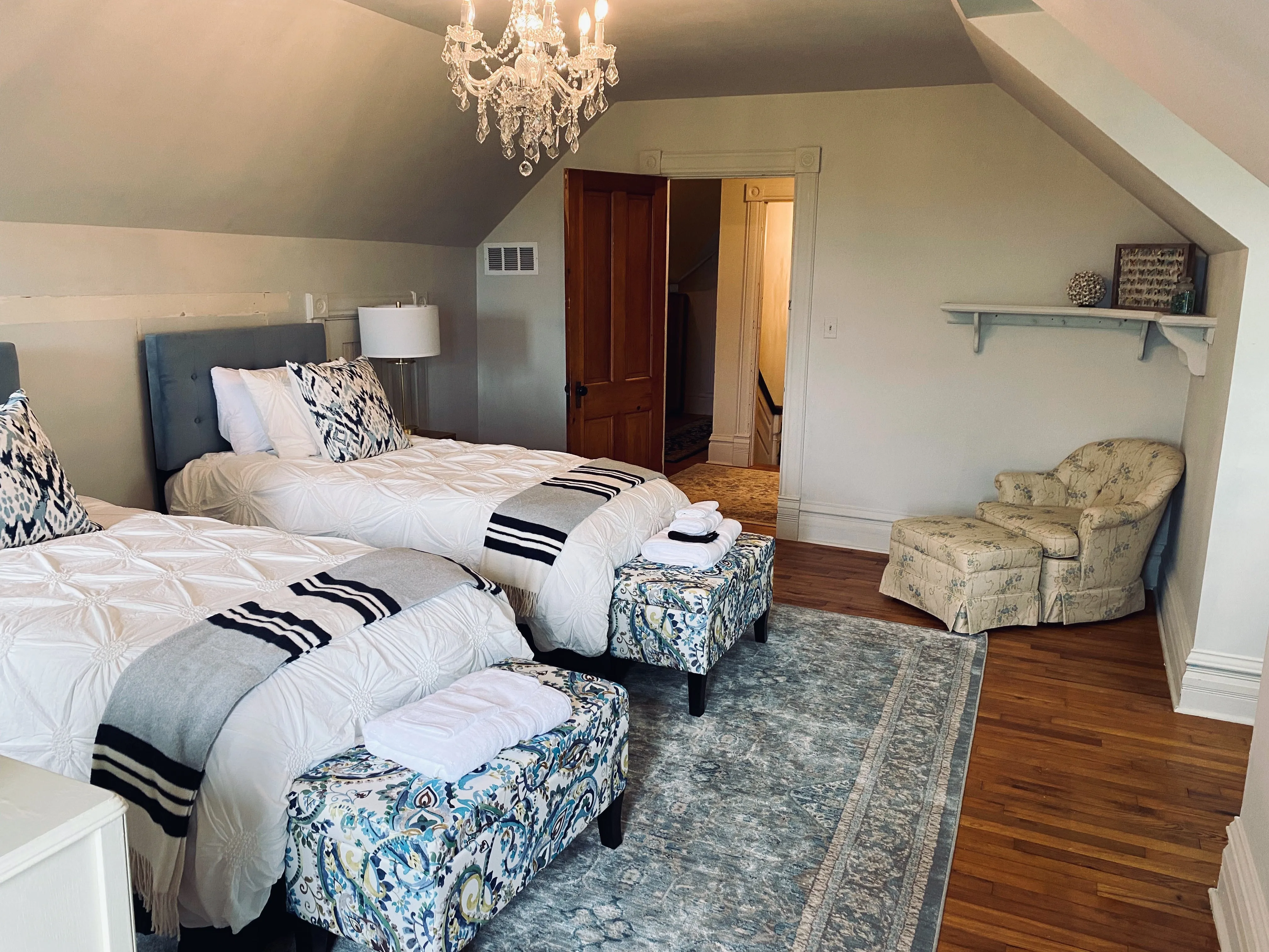 2025-06-19 Private Room with Shared Bath (Blue)