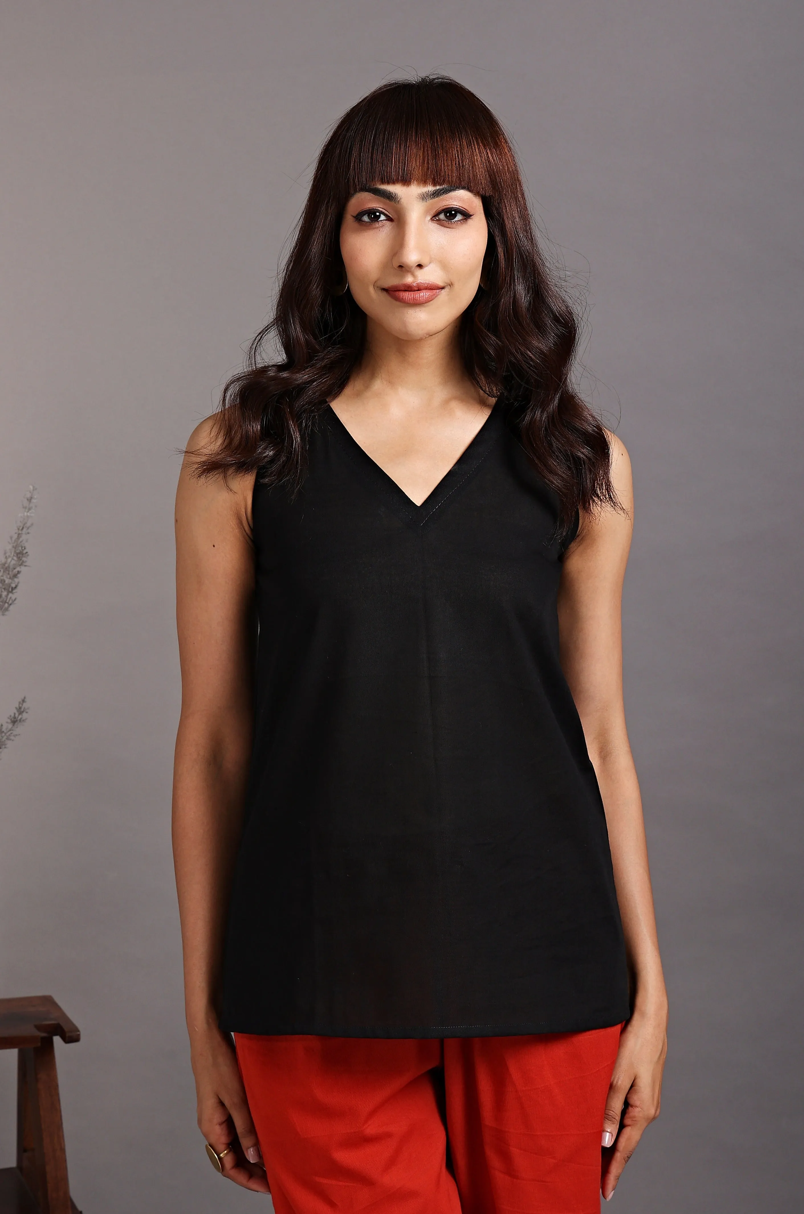 sleeveless poplin top - raven black
